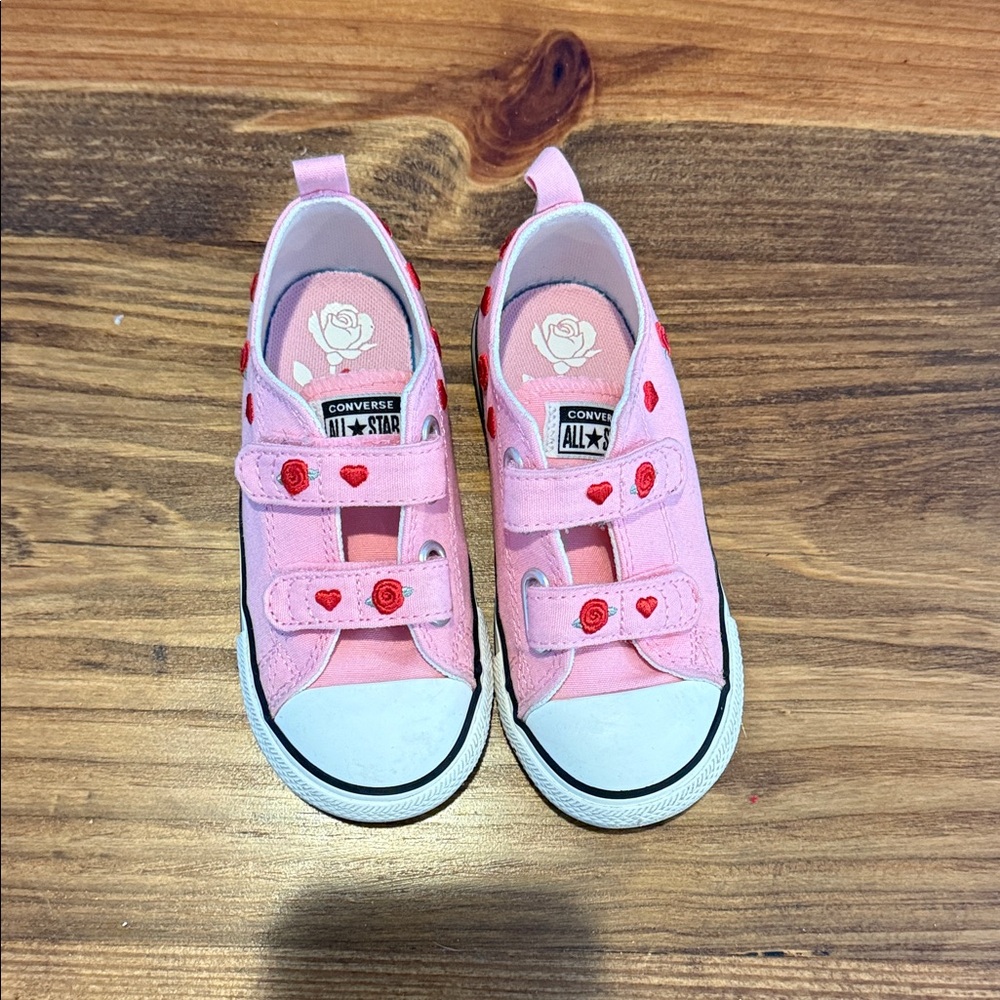 Converse Kids Pink Sneakers with Heart Details